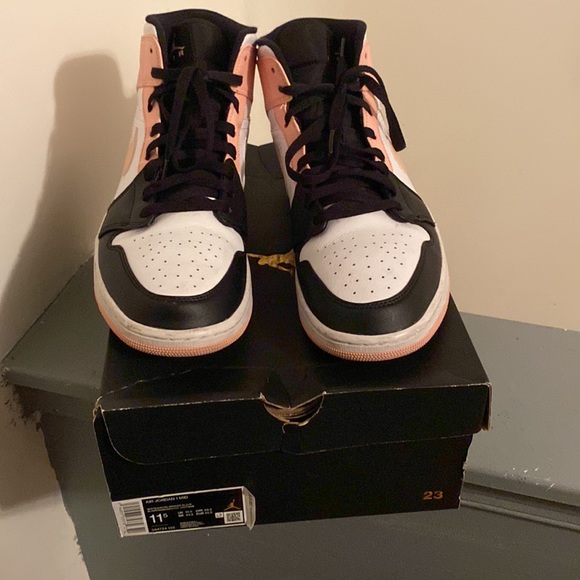 Jordan 1 Mid - Picture 3 of 3